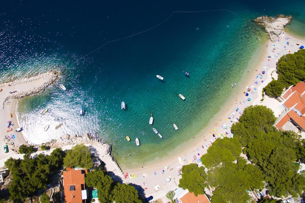 Apartments By The Sea Brela, Makarska - 6688 Εξωτερικό φωτογραφία