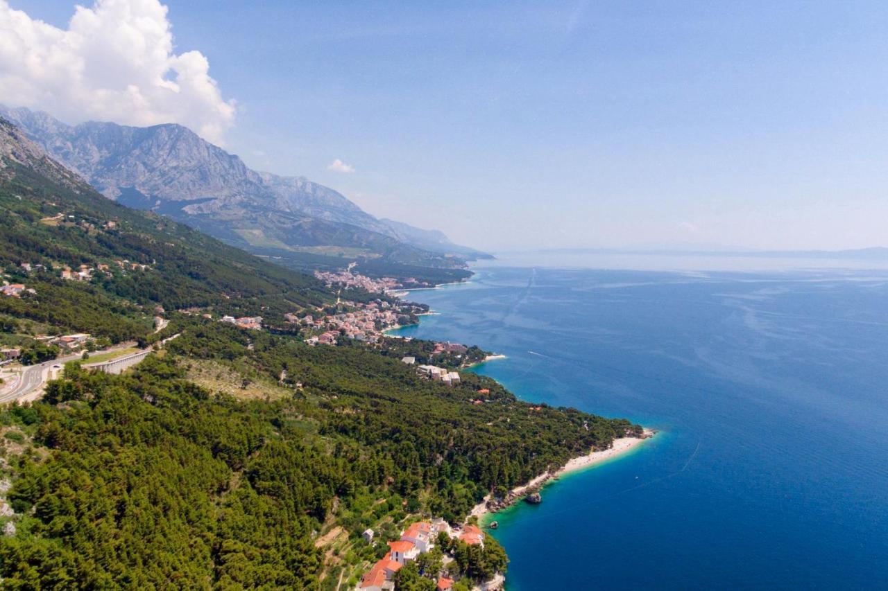 Apartments By The Sea Brela, Makarska - 6688 Εξωτερικό φωτογραφία