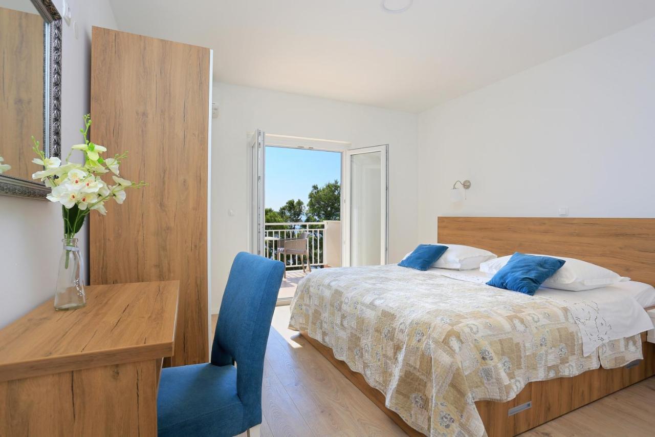 Apartments By The Sea Brela, Makarska - 6688 Εξωτερικό φωτογραφία