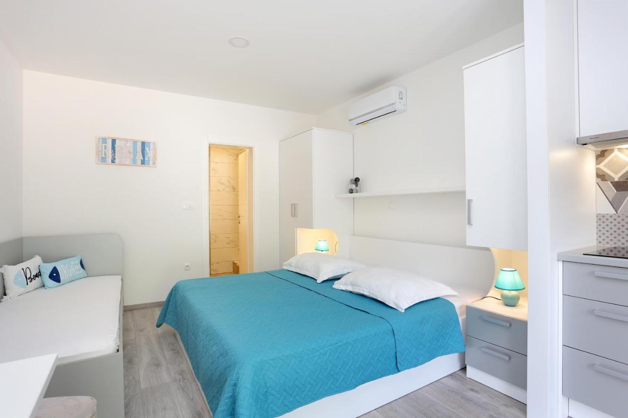 Apartments By The Sea Brela, Makarska - 6688 Εξωτερικό φωτογραφία